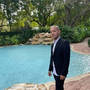 Meet your Posher, Henry